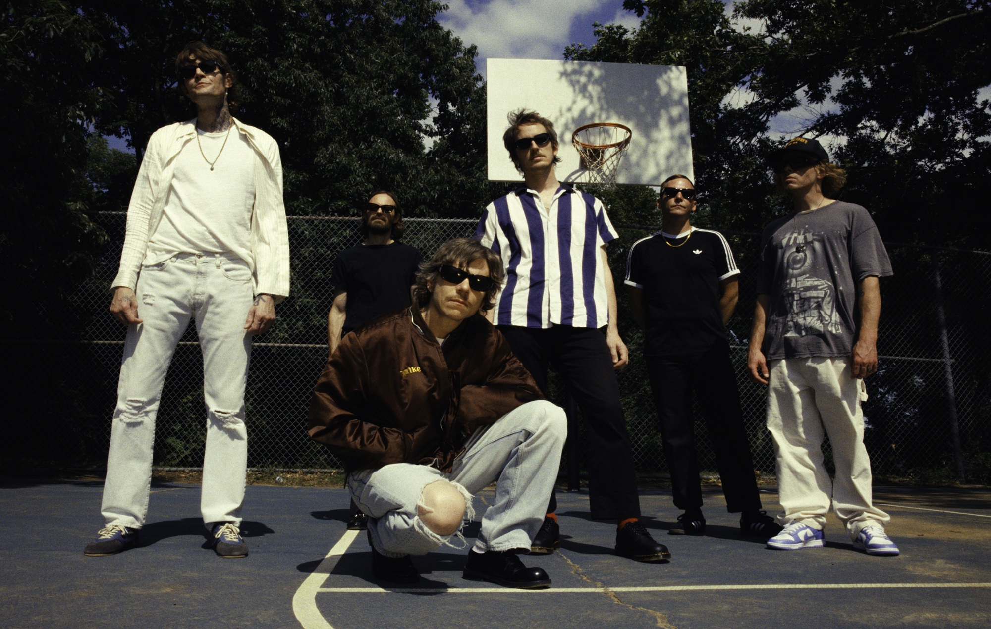Cage The Elephant сустракаецца з новым пачаткам або нейкім перараджэннем на псіхадэлічным новым сінгле ‘Dying In Reverse’