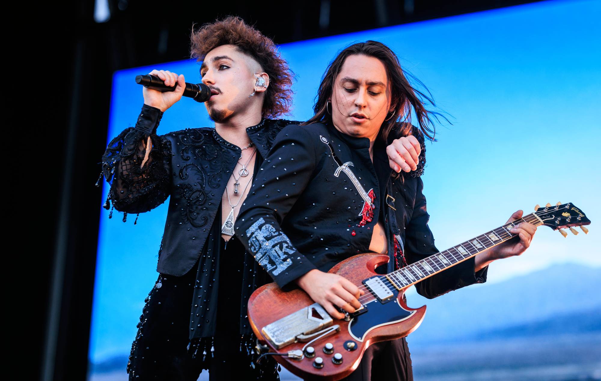 Greta Van Fleet анонсуе тур 2027 года па Вялікабрытаніі, Еўропе і Паўночнай Амерыцы з «Into The Beginning»