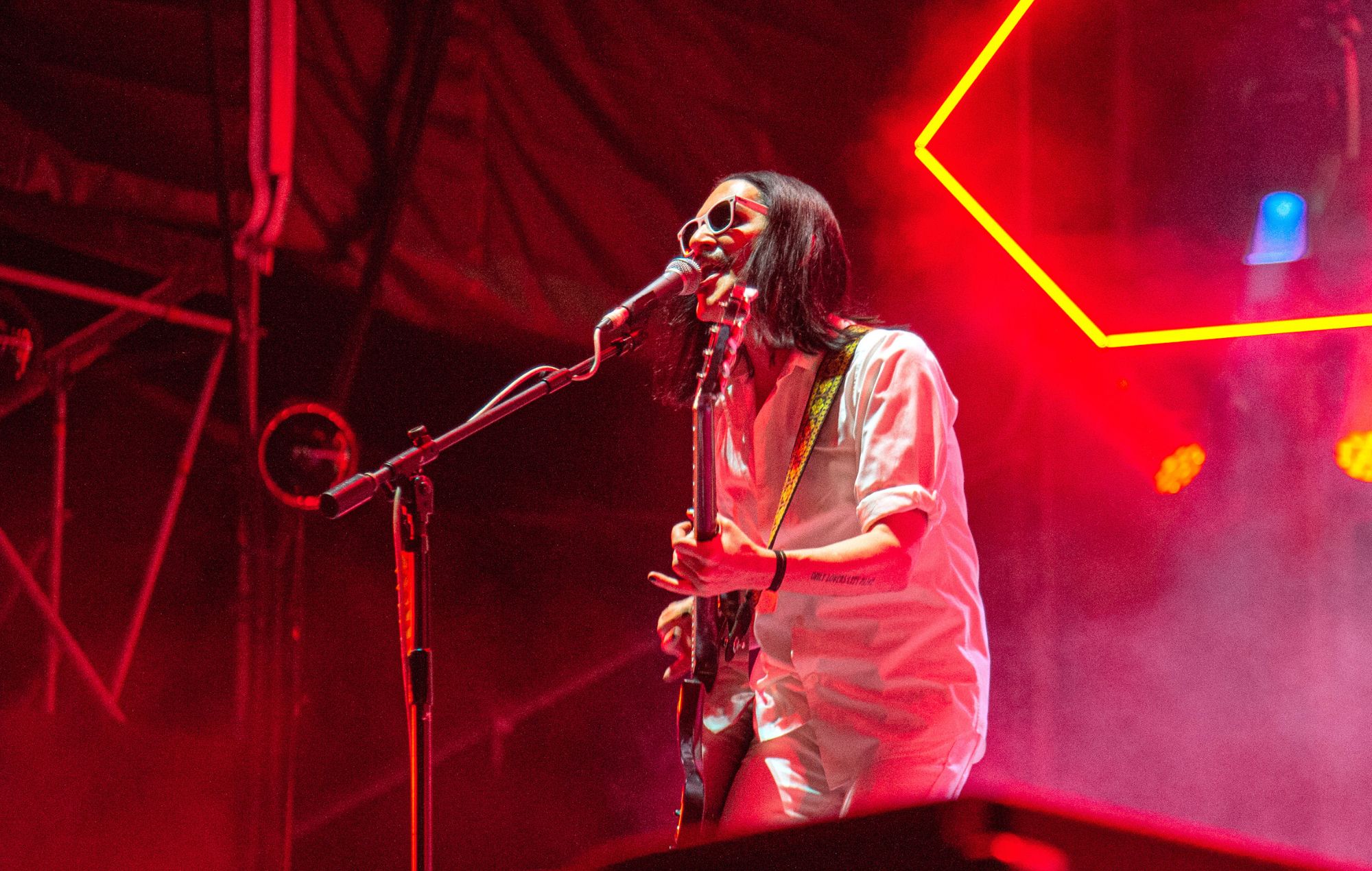 Placebo дэбюціруе «Helen Keller» і выцягвае з архіва рэдкія запісы і глыбокія трэкі на юбілейнае турне да 30-годдзя