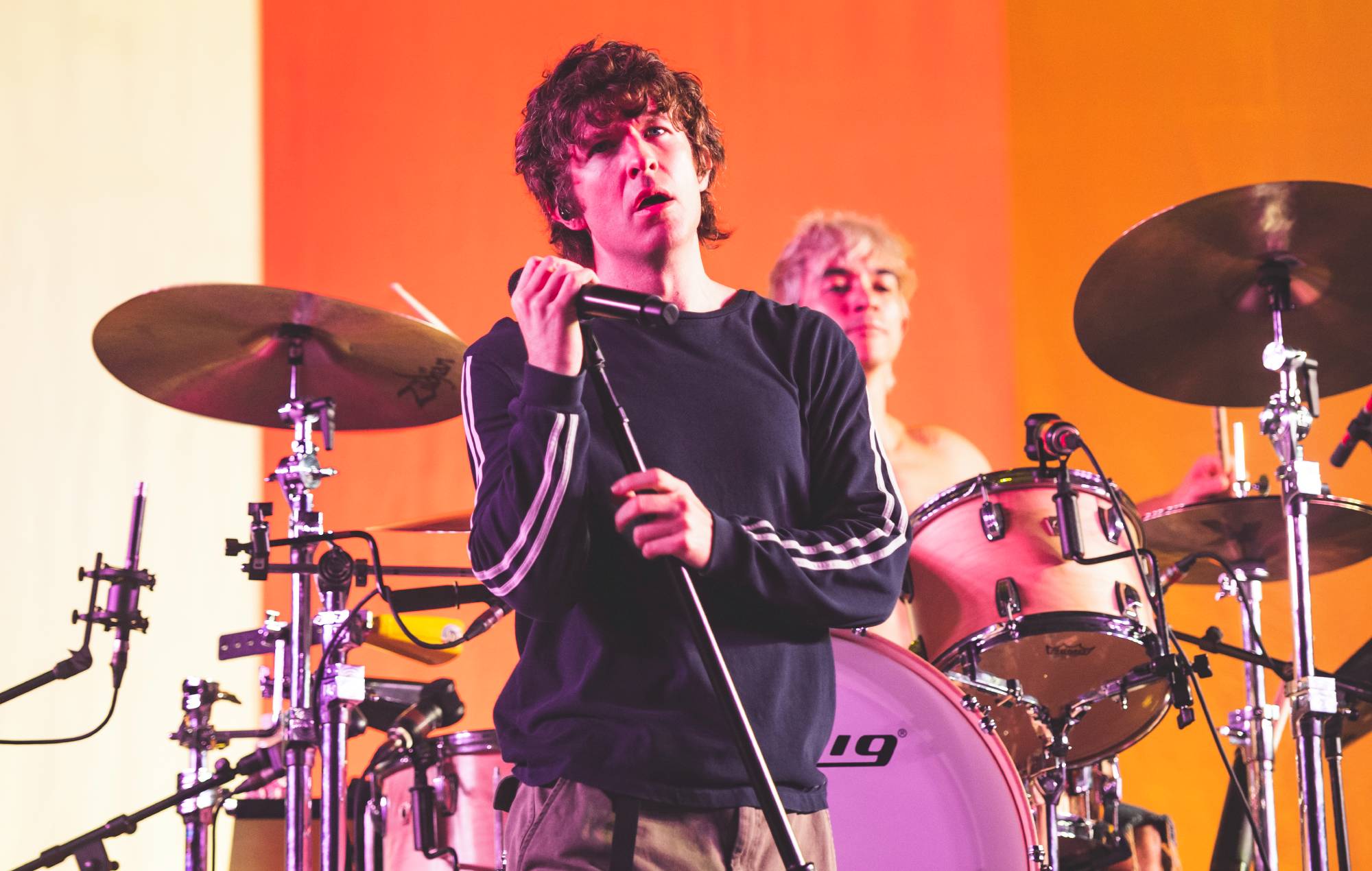 Глядзіце, як Turnstile дэбюціруе на Saturday Night Live з медлей «Birds» і «I Care/Dull»